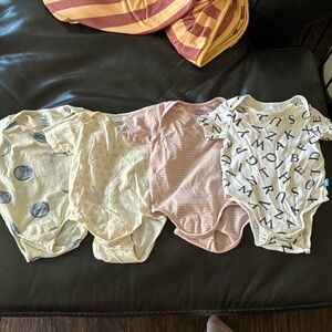 4 Pack Simply Magnetic Me Onesie VGUC 6-9mo